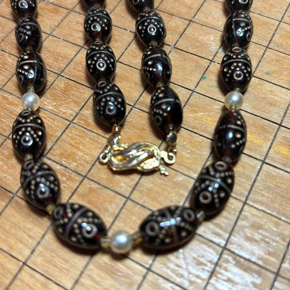 Unique Beads Costume Pearl 24”L Necklace Gold Tone Decorative Clasp EVC - Picture 9 of 10